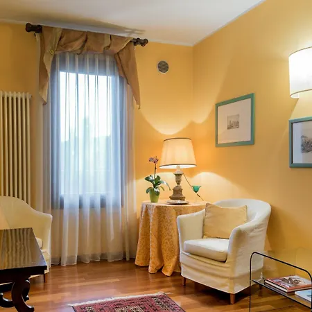 Piazza Nova Guest House-2